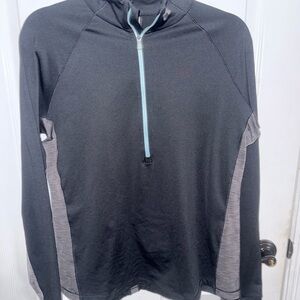 Women’s UA  Black and Gray half zip EX condition